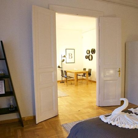 Five Season'S Apartment Будапеща Екстериор снимка