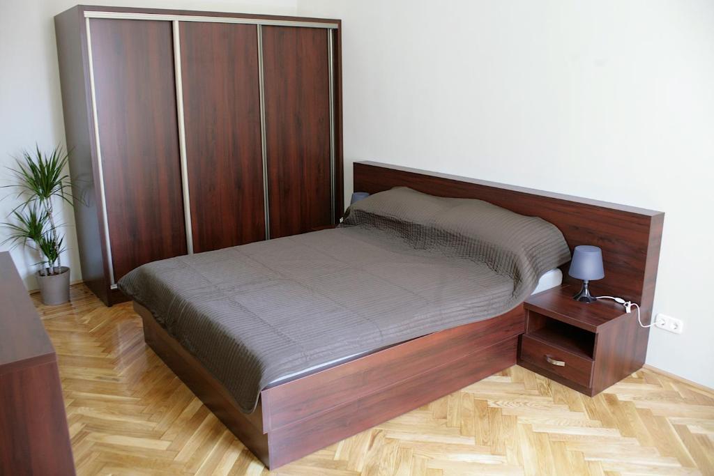 Five Season'S Apartment Будапеща Екстериор снимка
