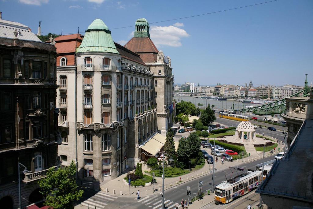 Five Season'S Apartment Будапеща Екстериор снимка